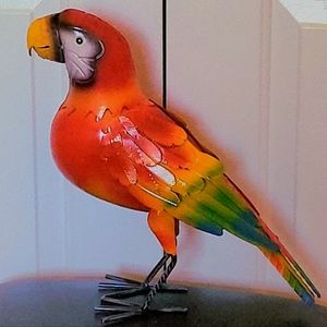Parot statue